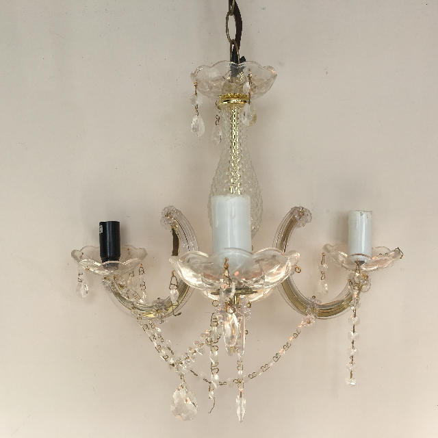 LIGHT, Hanging Chandelier (Style 2) - Glass 3 Arm